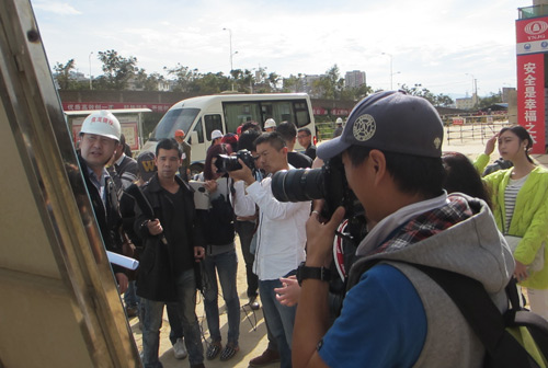 15家中央、省、市媒體聚焦市政分公司盤龍區(qū)公租房建設(shè)情況