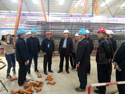 集團(tuán)工會主席陳文雙到廣那高速看望一線職工