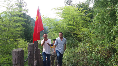 感受紅色情懷  追憶革命精神—昭通分公司黨支部開展重走長(zhǎng)征路活動(dòng)