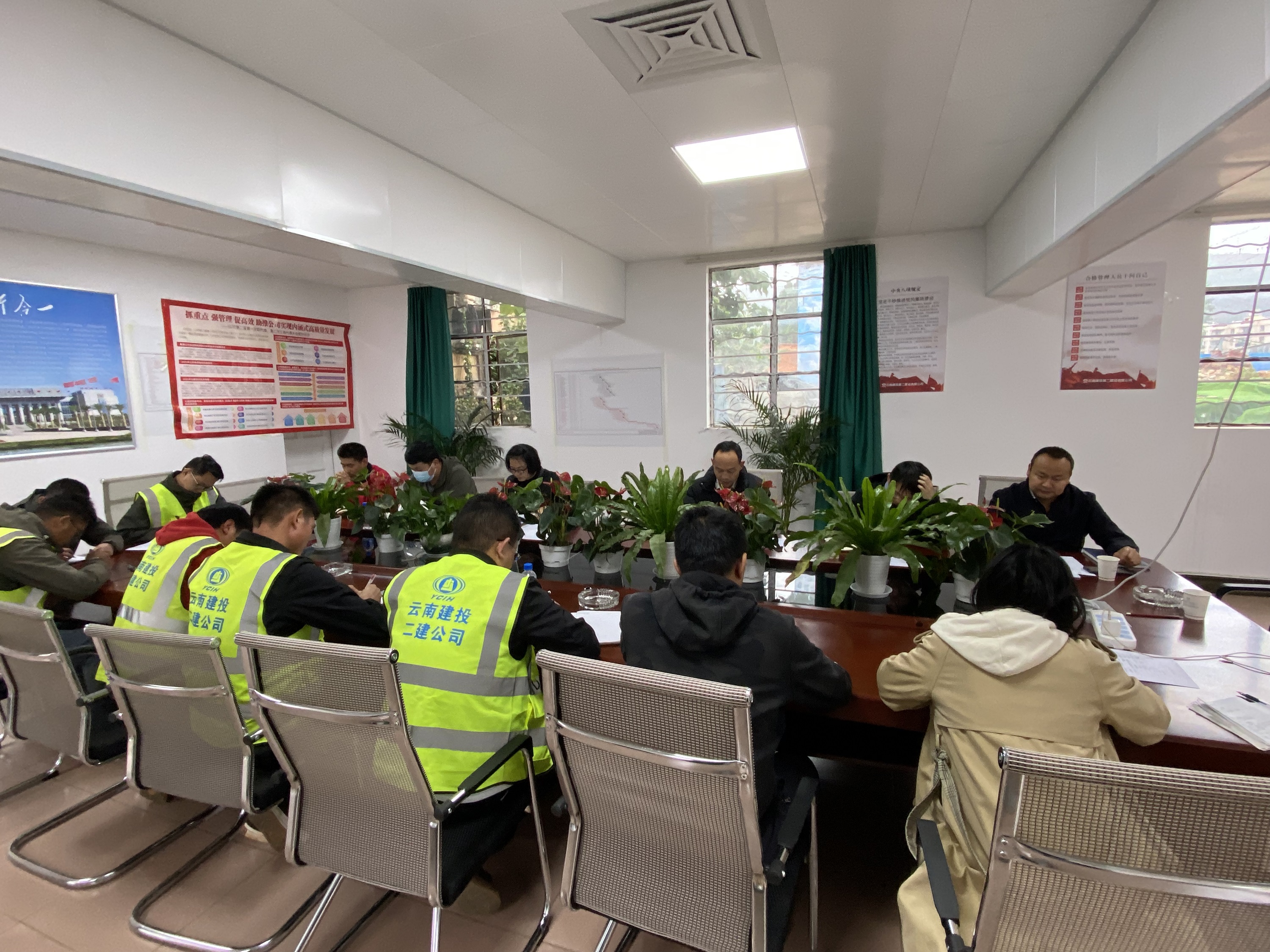 【貫徹一線工作法】董學友到國博西路項目開展“五一”期間領導帶班檢查工作