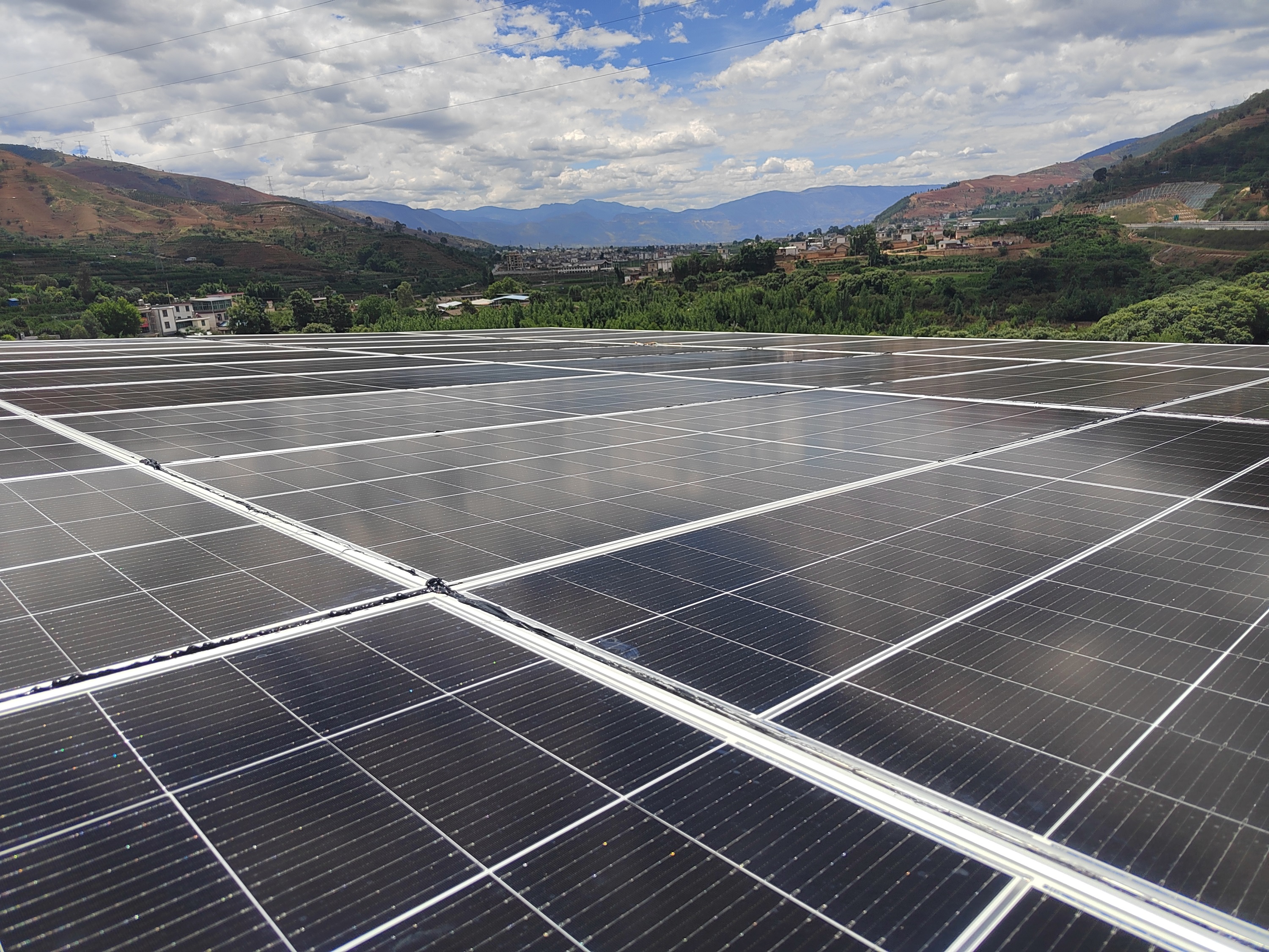 “雙碳”革命落實 二建在行動 ——公司首個戶用光伏電站紀實